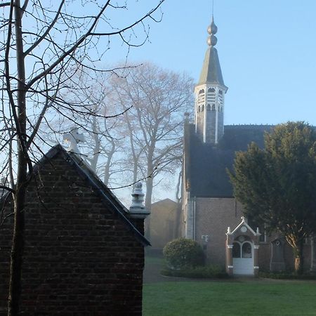 Charming Arty Studioflat, Overlooking The Domain Of A 17Th Century Chapel An Ideal Location For Business Travellers And Peace Seekers Tielrode Екстер'єр фото