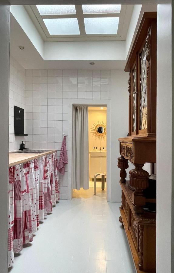 Charming Arty Studioflat, Overlooking The Domain Of A 17Th Century Chapel An Ideal Location For Business Travellers And Peace Seekers Tielrode Екстер'єр фото